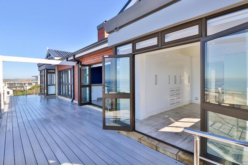 8 Bedroom Property for Sale in Reebok Western Cape